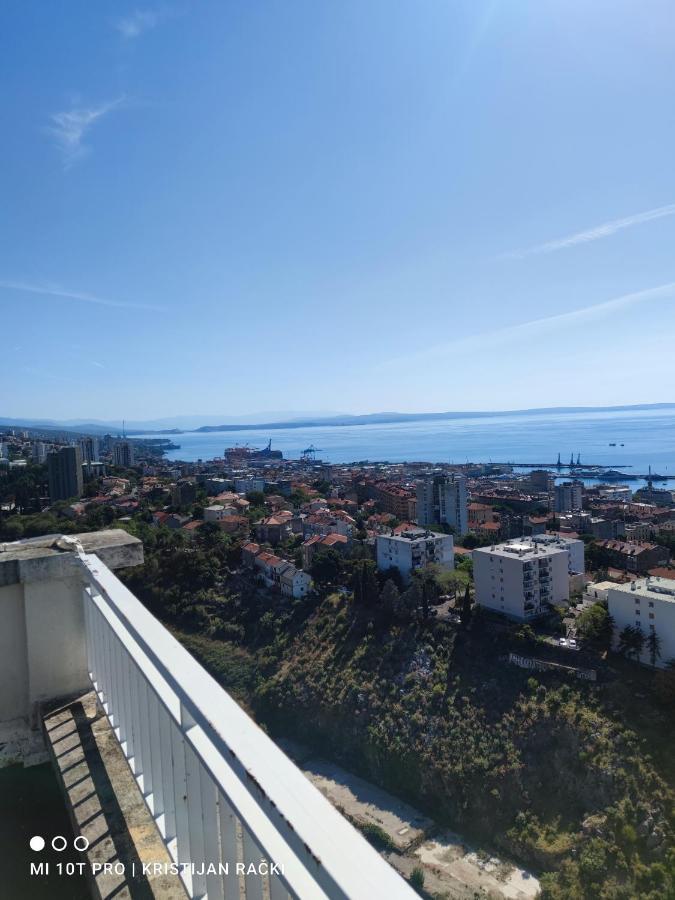 Under The Sky Leilighet Rijeka Eksteriør bilde